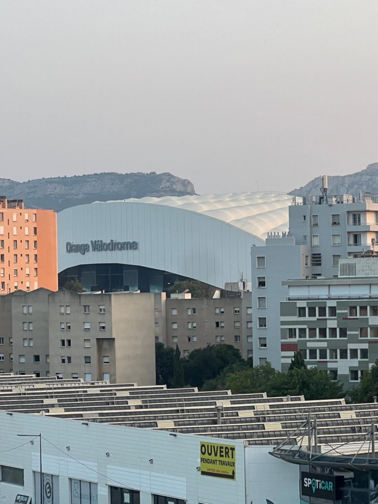 Appartement 2 Chambre Et Grand Sejour 100M2 A 5 Min Du Stade Velodrome Marselha Exterior foto